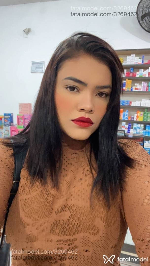 Acompanhante mulher morena (o) de olhos pretos - Fernanda