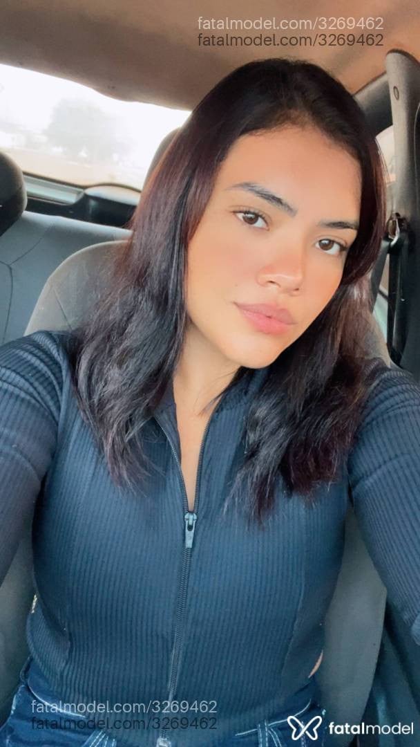 Acompanhante mulher morena (o) de olhos pretos - Fernanda