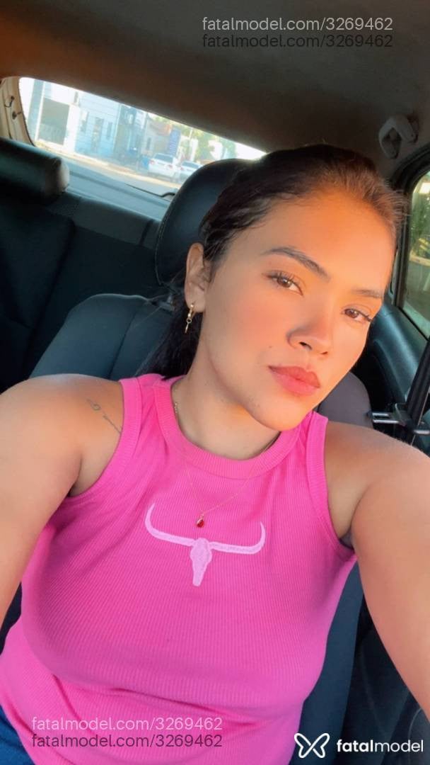 Acompanhante mulher morena (o) de olhos pretos - Fernanda