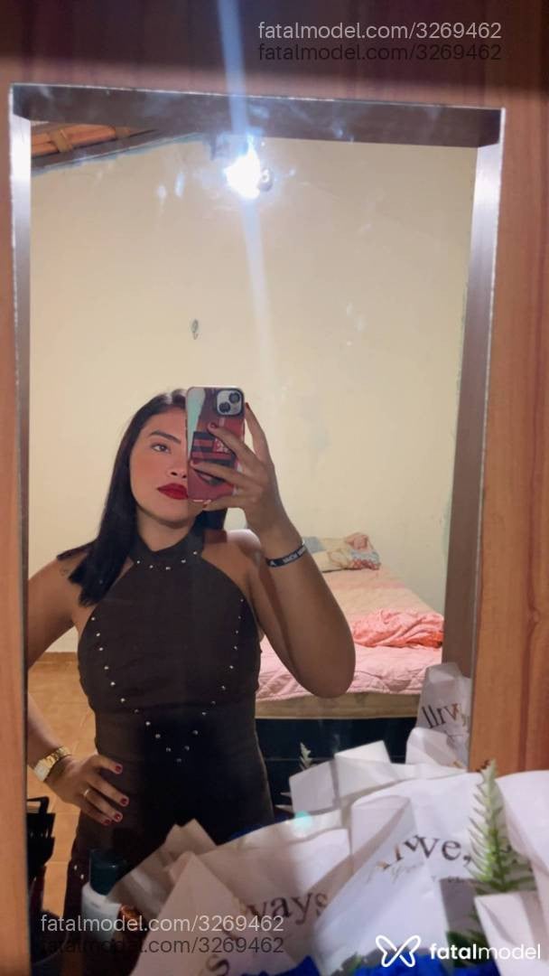Acompanhante mulher morena (o) de olhos pretos - Fernanda