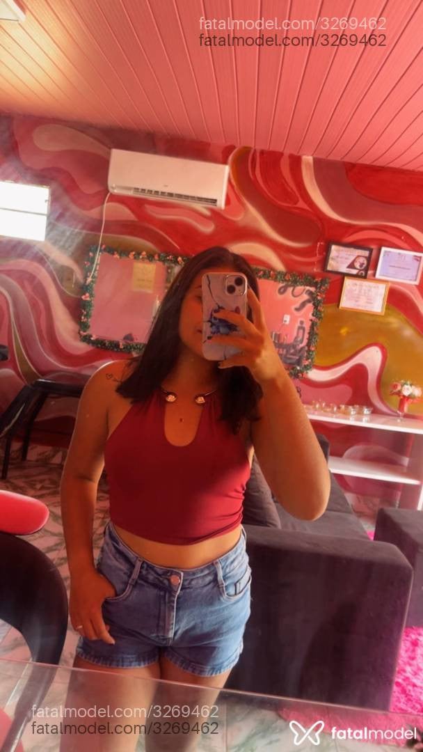 Acompanhante mulher morena (o) de olhos pretos - Fernanda
