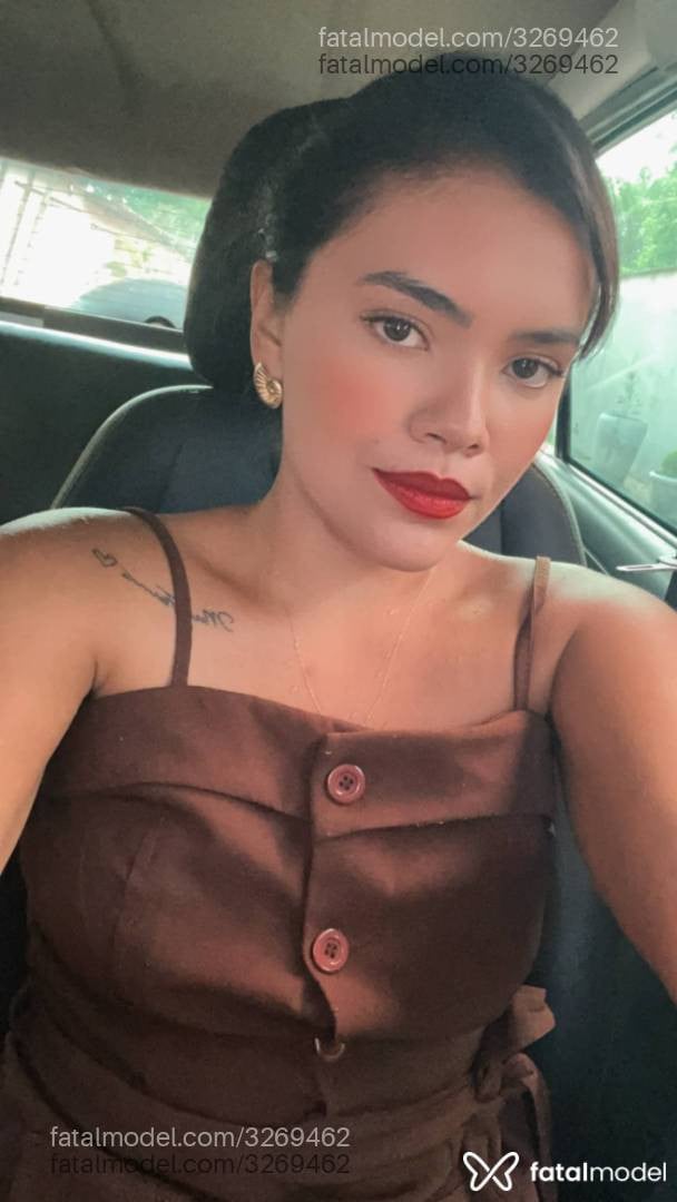 Acompanhante mulher morena (o) de olhos pretos - Fernanda