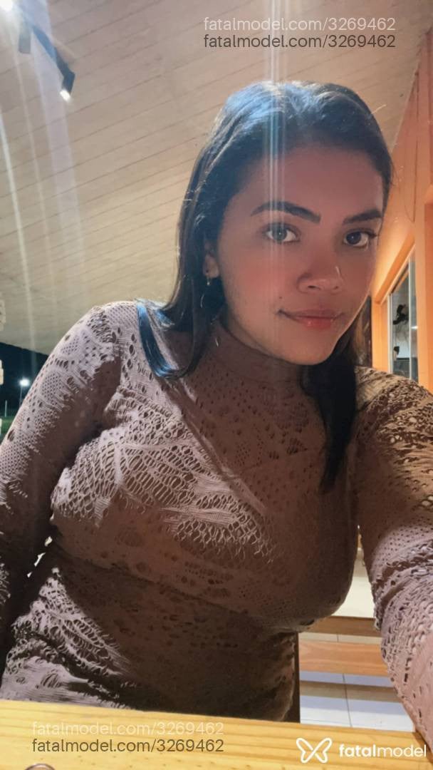 Acompanhante mulher morena (o) de olhos pretos - Fernanda