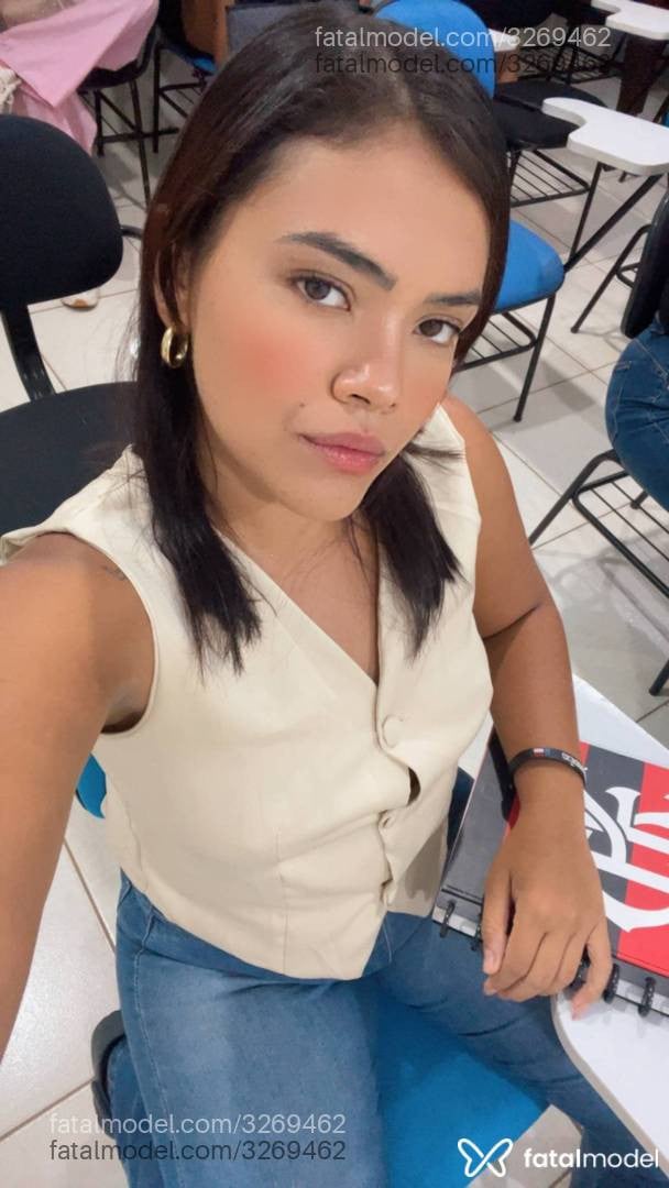 Acompanhante mulher morena (o) de olhos pretos - Fernanda