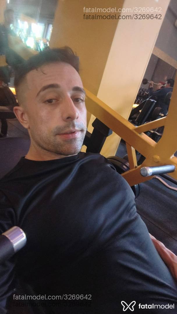 Acompanhante homem com cabelo castanho de olhos mel - Mark