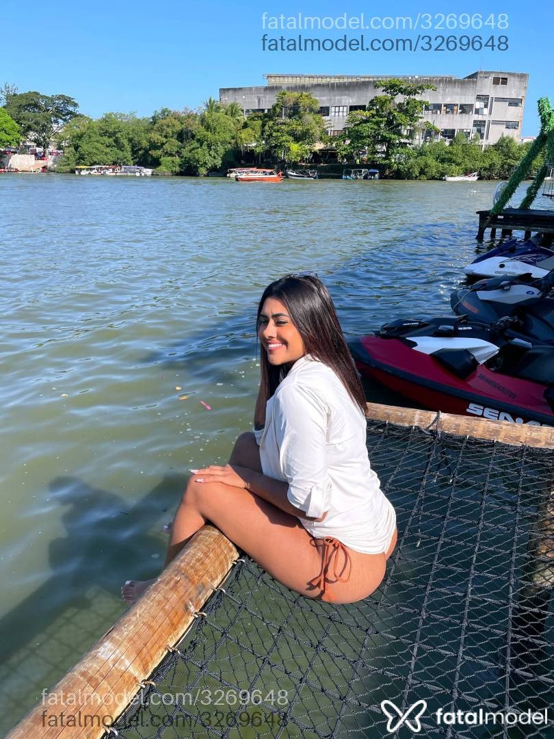 Acompanhante mulher morena (o) de olhos castanhos em Araxá - Joyce Lima