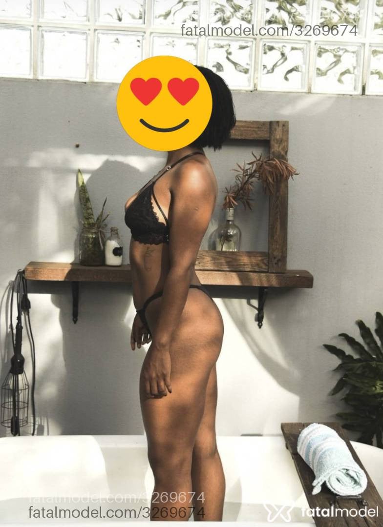 Acompanhante mulher com cabelo castanho de olhos pretos em Porto Alegre - Gabriela