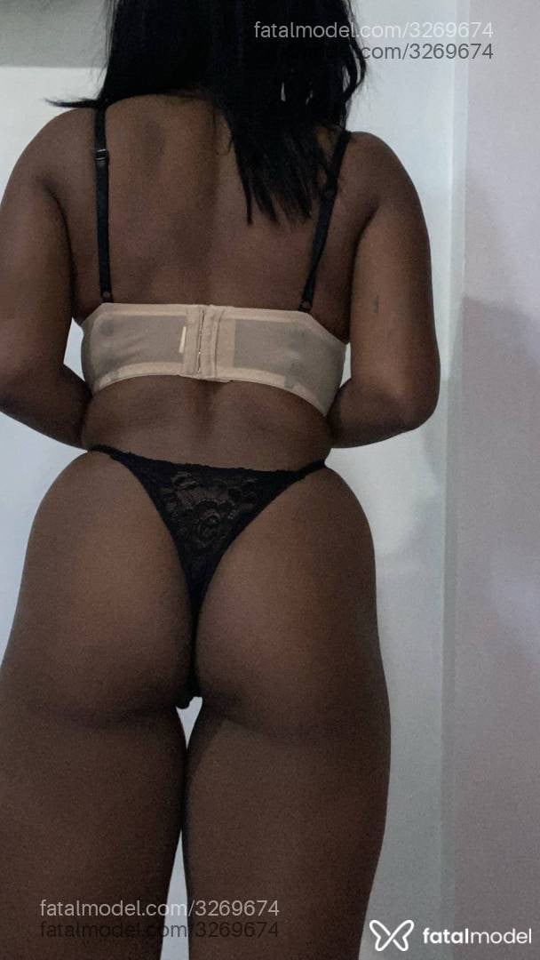 Acompanhante mulher com cabelo castanho de olhos pretos em Porto Alegre - Gabriela