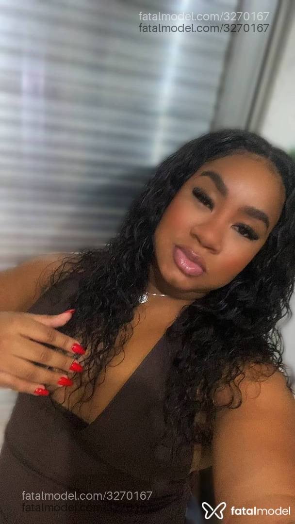Acompanhante mulher morena (o) de olhos pretos - Natália Lima
