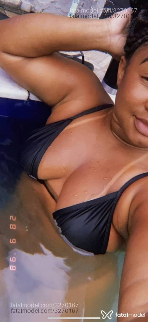 Acompanhante mulher morena (o) de olhos pretos em Três Rios - Natália Lima