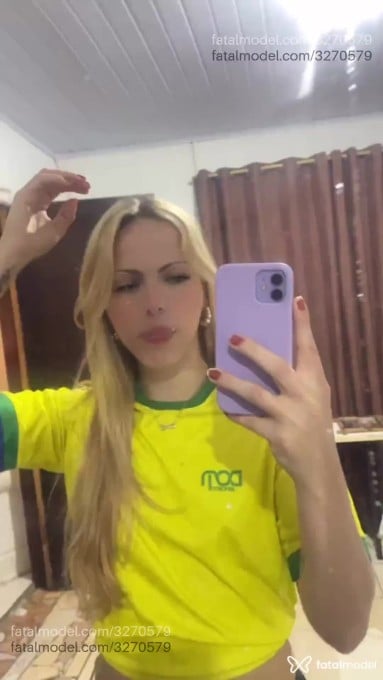 Acompanhante mulher trans loira (o) de olhos azuis em Caraguatatuba Acompanhante mulher trans loira (o) de olhos azuis em Caraguatatuba - BRubia