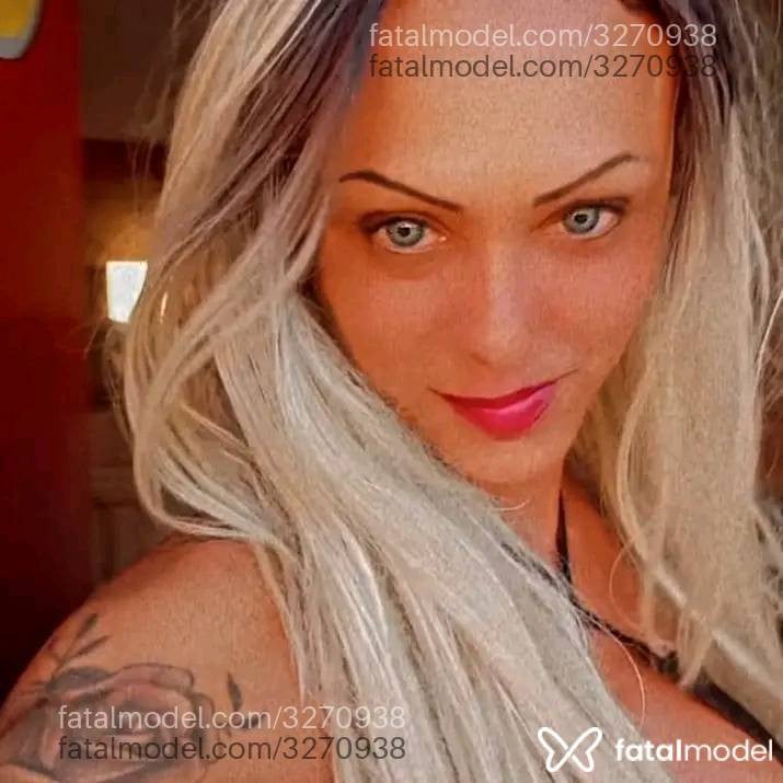 Acompanhante mulher trans loira (o) de olhos pretos em Fortaleza - Paola Abalone