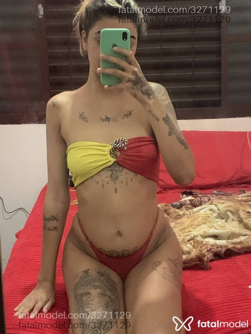 Acompanhante mulher loira (o) de olhos castanhos em Araxá - Brenda Salles
