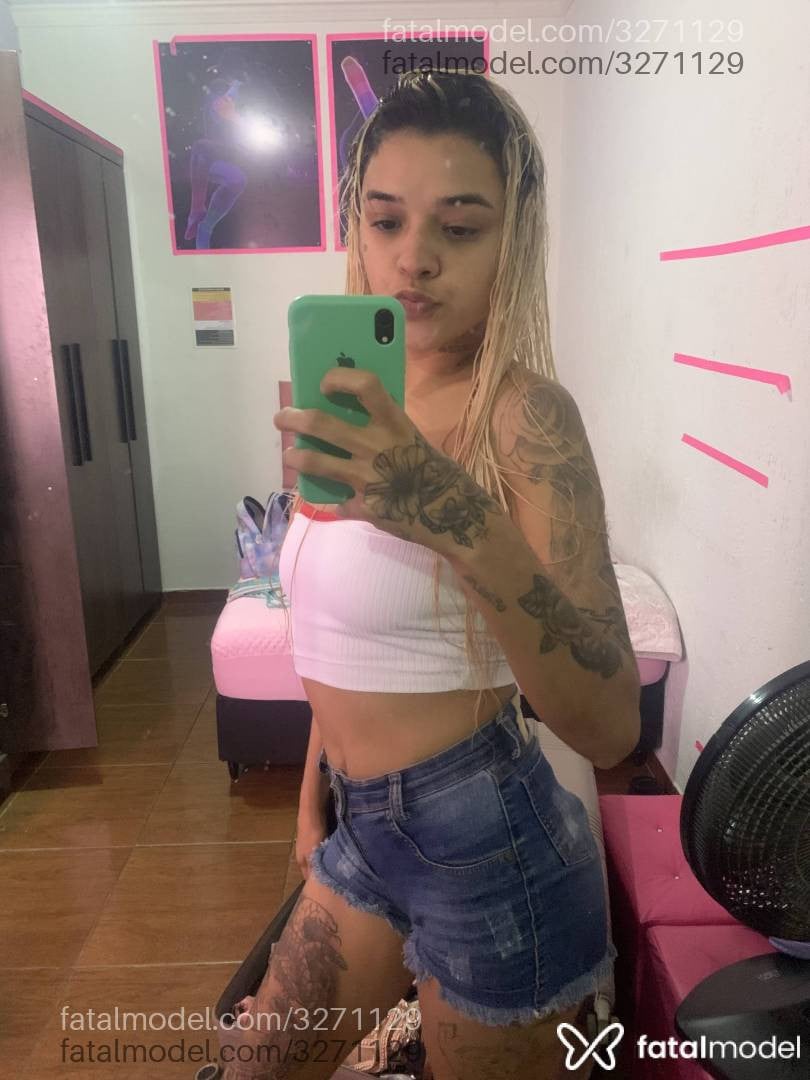 Acompanhante mulher loira (o) de olhos castanhos em Araxá - Brenda Salles