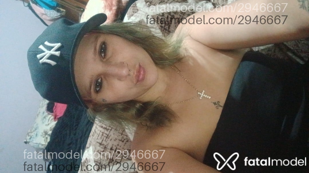 Acompanhante mulher morena (o) de olhos castanhos - Neguinha