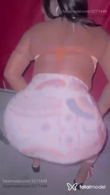 Acompanhante mulher morena (o) de olhos mel - Ketrin Indiana Acompanhante mulher morena (o) de olhos mel - Ketrin Indiana
