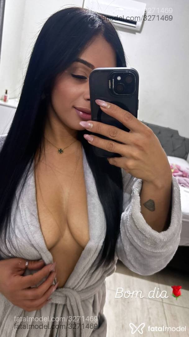 Acompanhante mulher morena (o) de olhos pretos - Juh