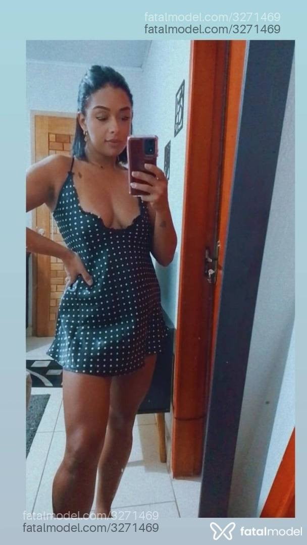 Acompanhante mulher morena (o) de olhos pretos - Jhuly