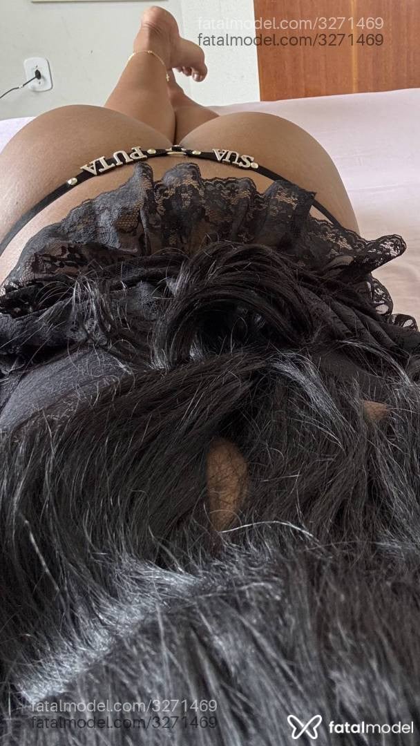 Acompanhante mulher morena (o) de olhos pretos - Juh