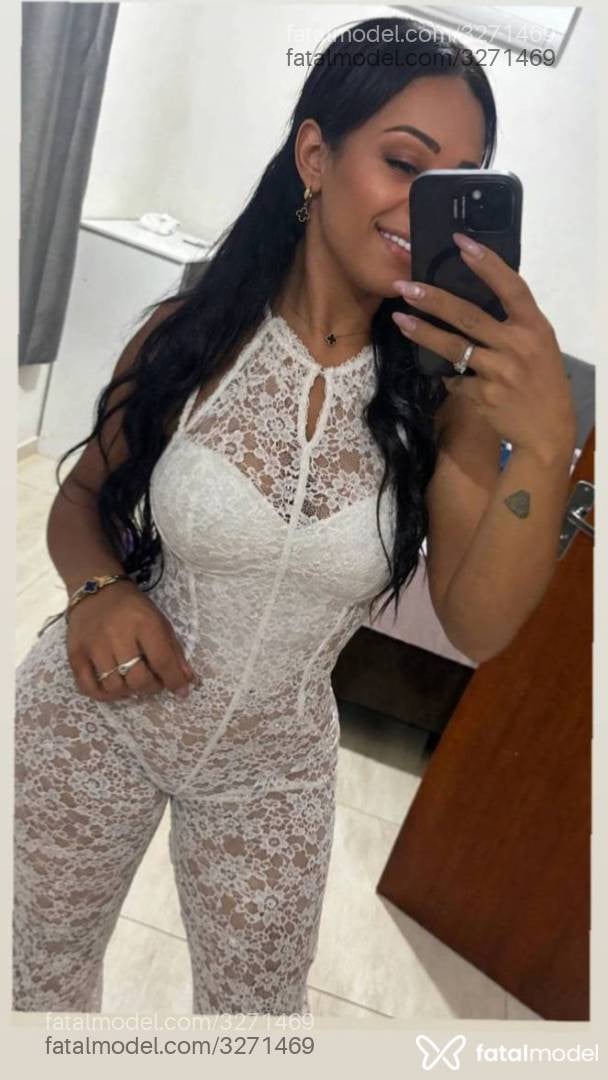 Acompanhante mulher morena (o) de olhos pretos - Juh