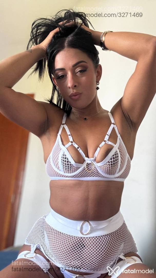 Acompanhante mulher morena (o) de olhos pretos - Juh