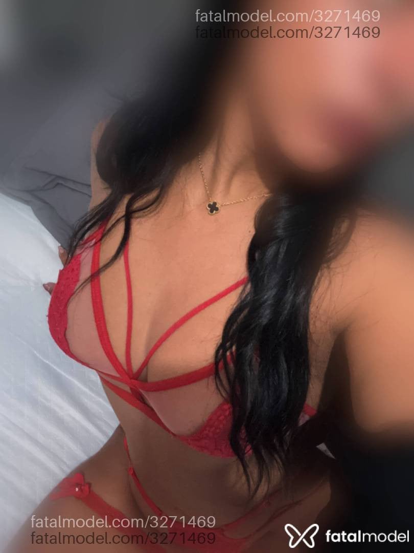Acompanhante mulher morena (o) de olhos pretos - Juh