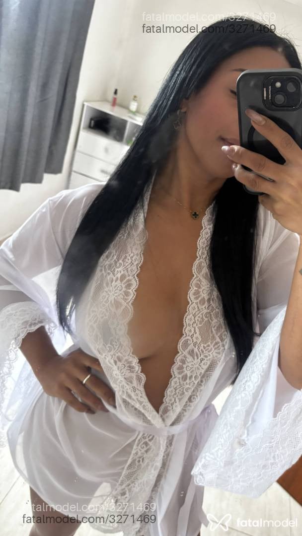 Acompanhante mulher morena (o) de olhos pretos - Juh