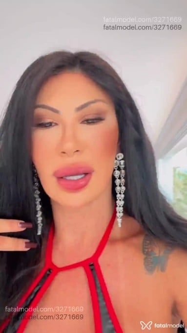 Acompanhante mulher trans morena (o) de olhos castanhos em Caratinga - Victoria Silva