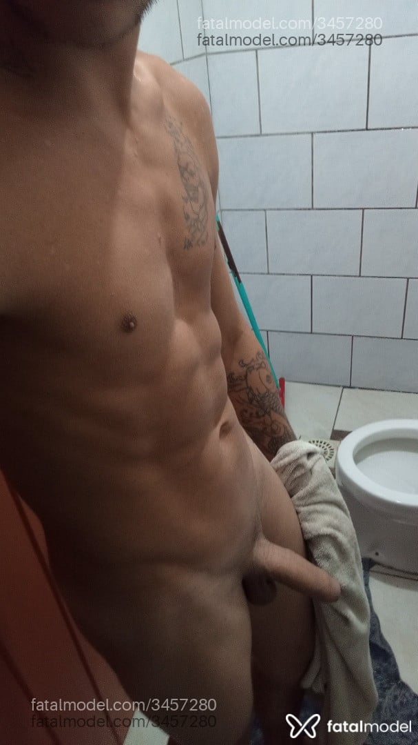 Acompanhante homem morena (o) de olhos castanhos - Eduardo