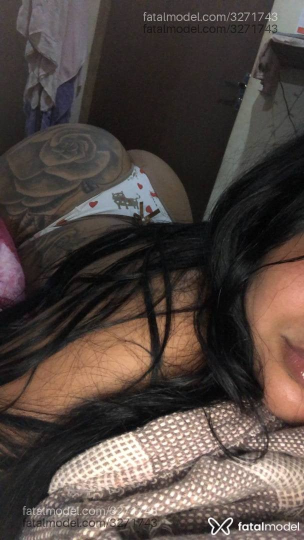 Acompanhante mulher morena (o) de olhos pretos - Alice Lisboa