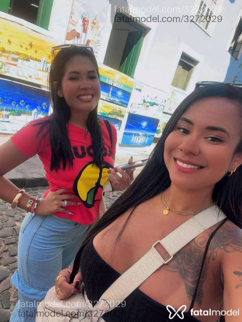 Acompanhante mulher morena (o) de olhos castanhos - Pocah