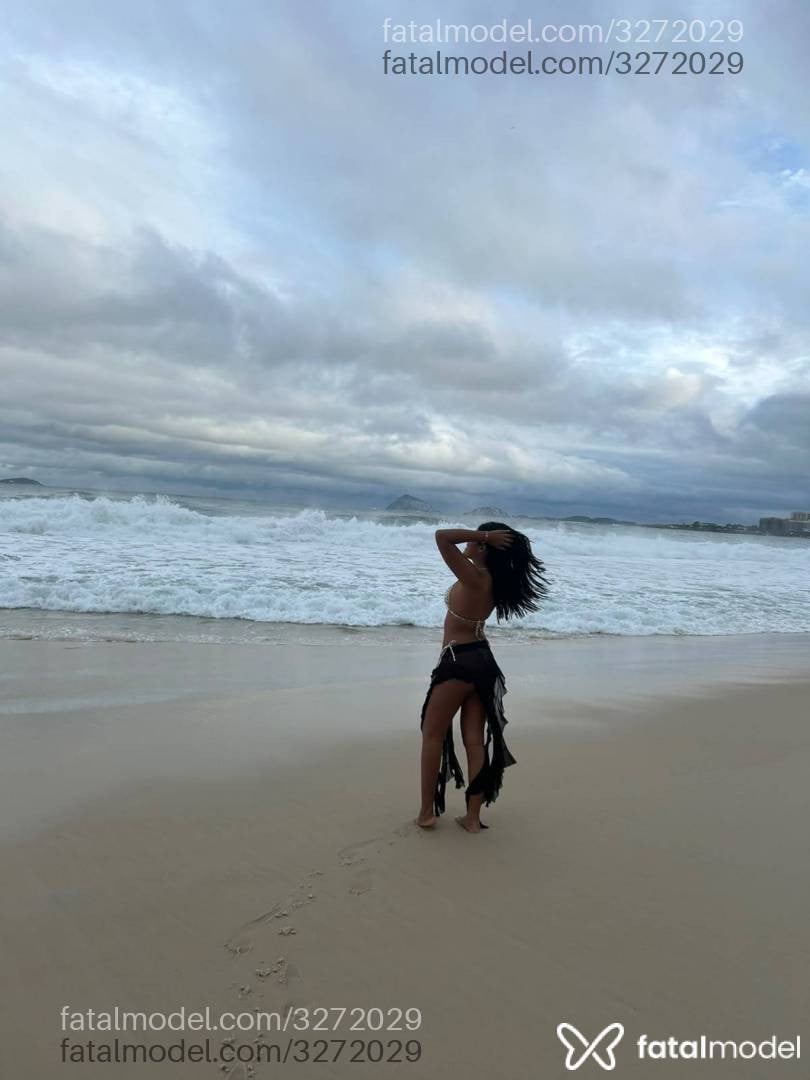 Acompanhante mulher morena (o) de olhos castanhos - Pocah