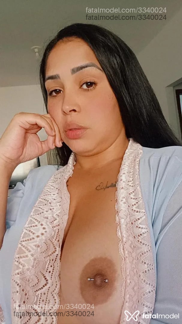 Acompanhante mulher morena (o) de olhos castanhos - Mikaele