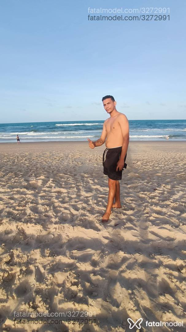 Acompanhante homem com cabelo castanho de olhos verdes em Fortaleza - Tiago Sousa