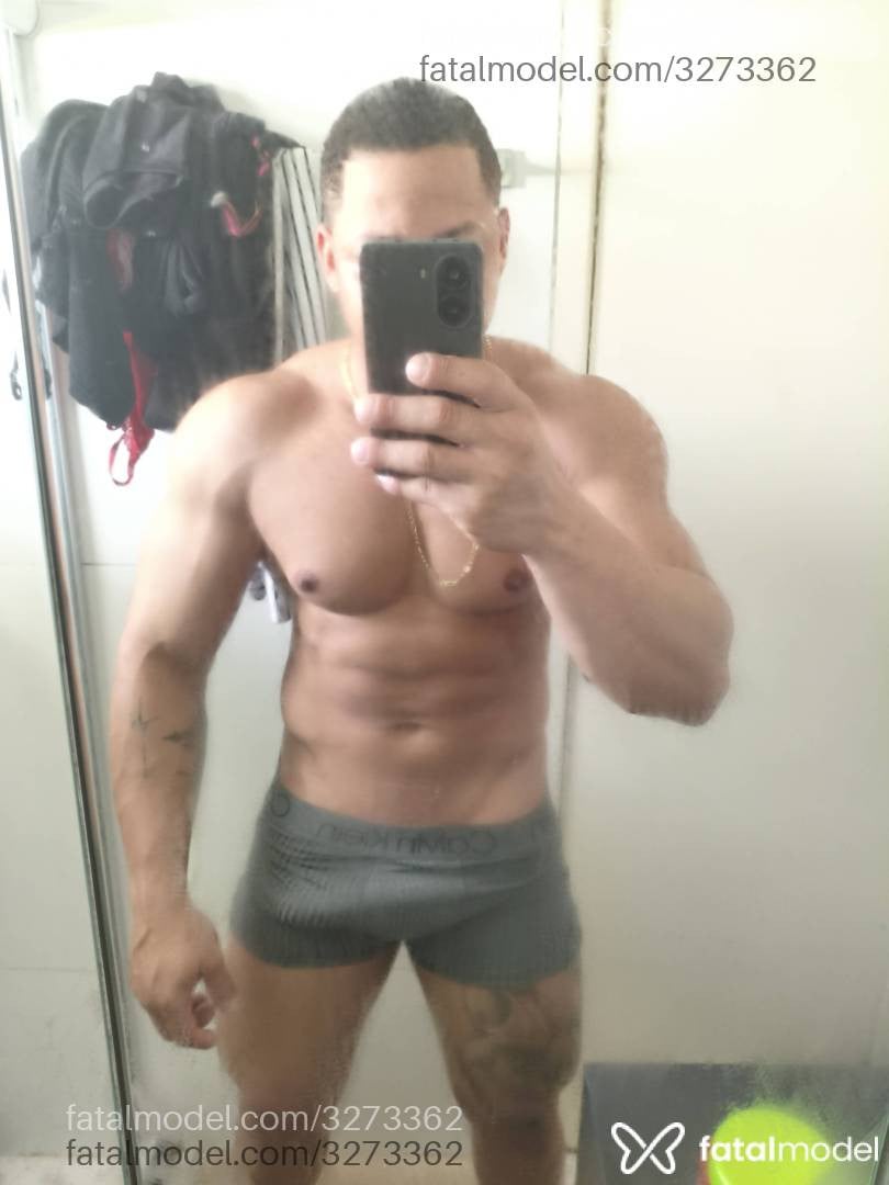 Acompanhante homem com cabelo castanho de olhos castanhos - Allfaa