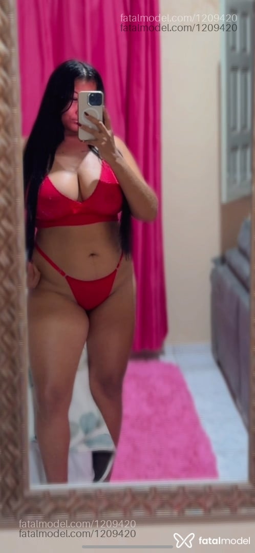 Acompanhante mulher morena (o) de olhos pretos - Morena