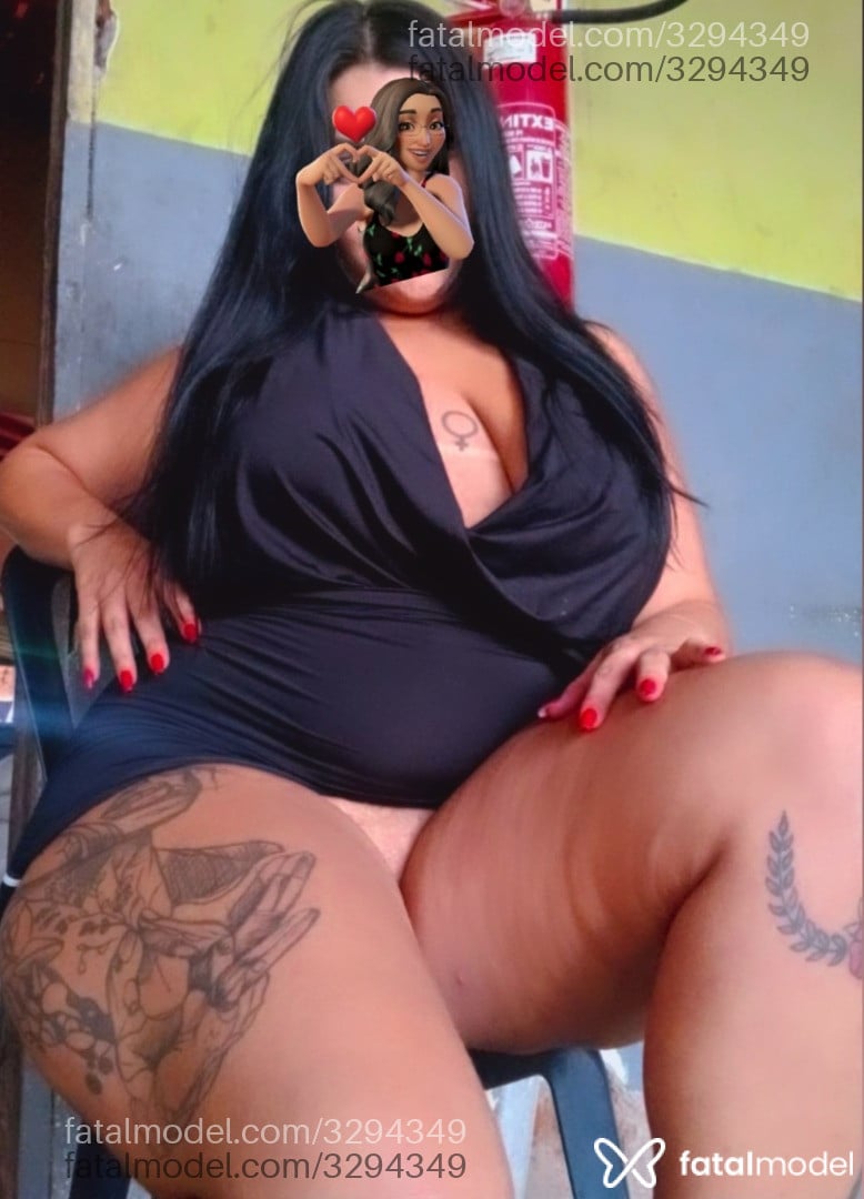 Acompanhante mulher morena (o) de olhos castanhos - Hellen Sousa
