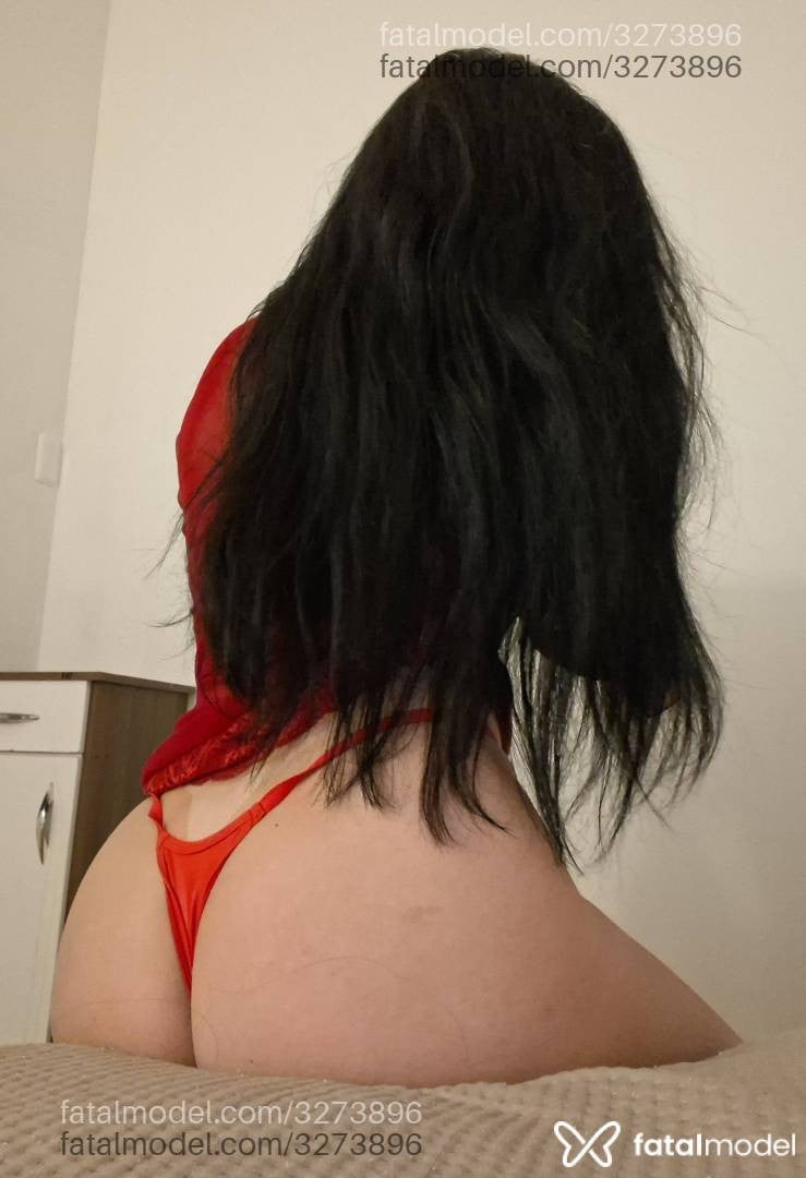 Acompanhante mulher com cabelo castanho de olhos castanhos - Karine