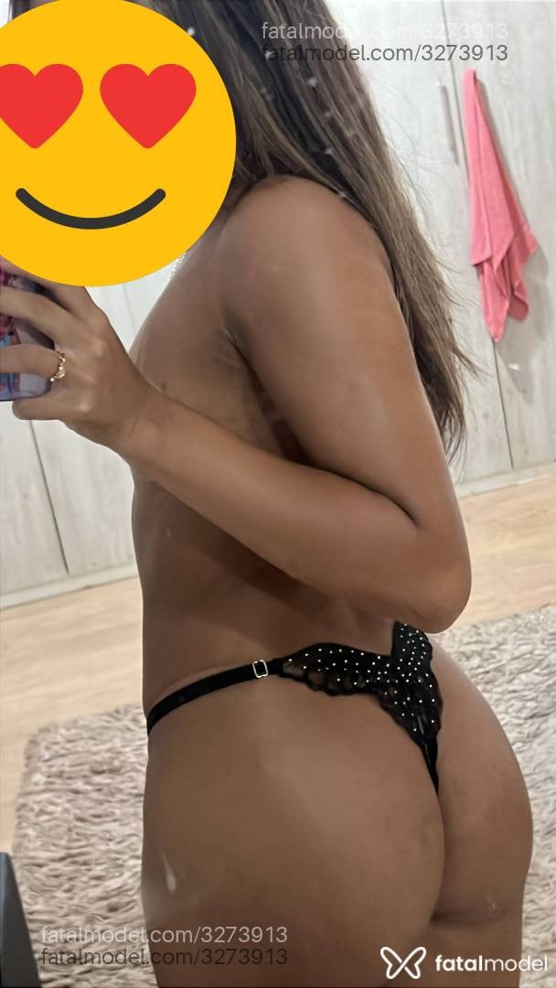 Acompanhante mulher loira (o) de olhos castanhos - Tiffany