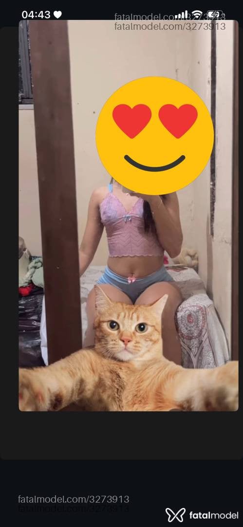 Acompanhante mulher loira (o) de olhos castanhos - Tiffany