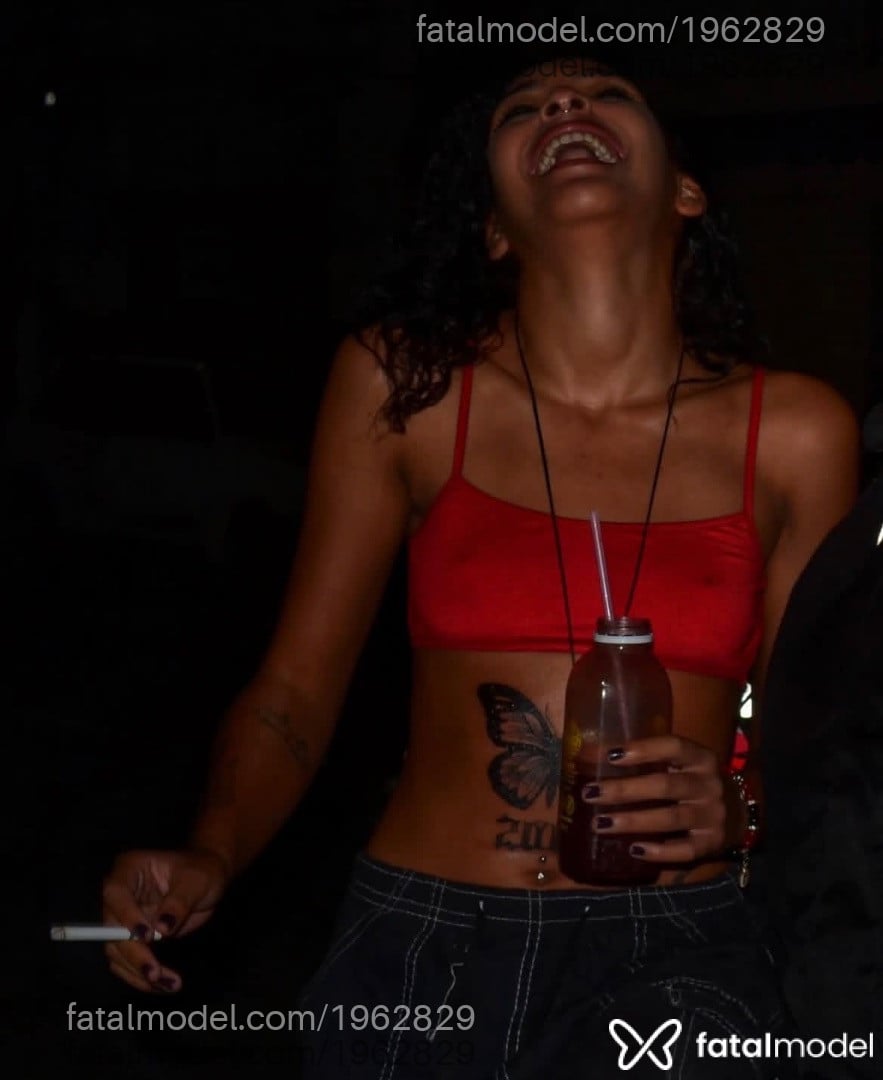 Acompanhante mulher morena (o) de olhos castanhos - Aylla Nunes