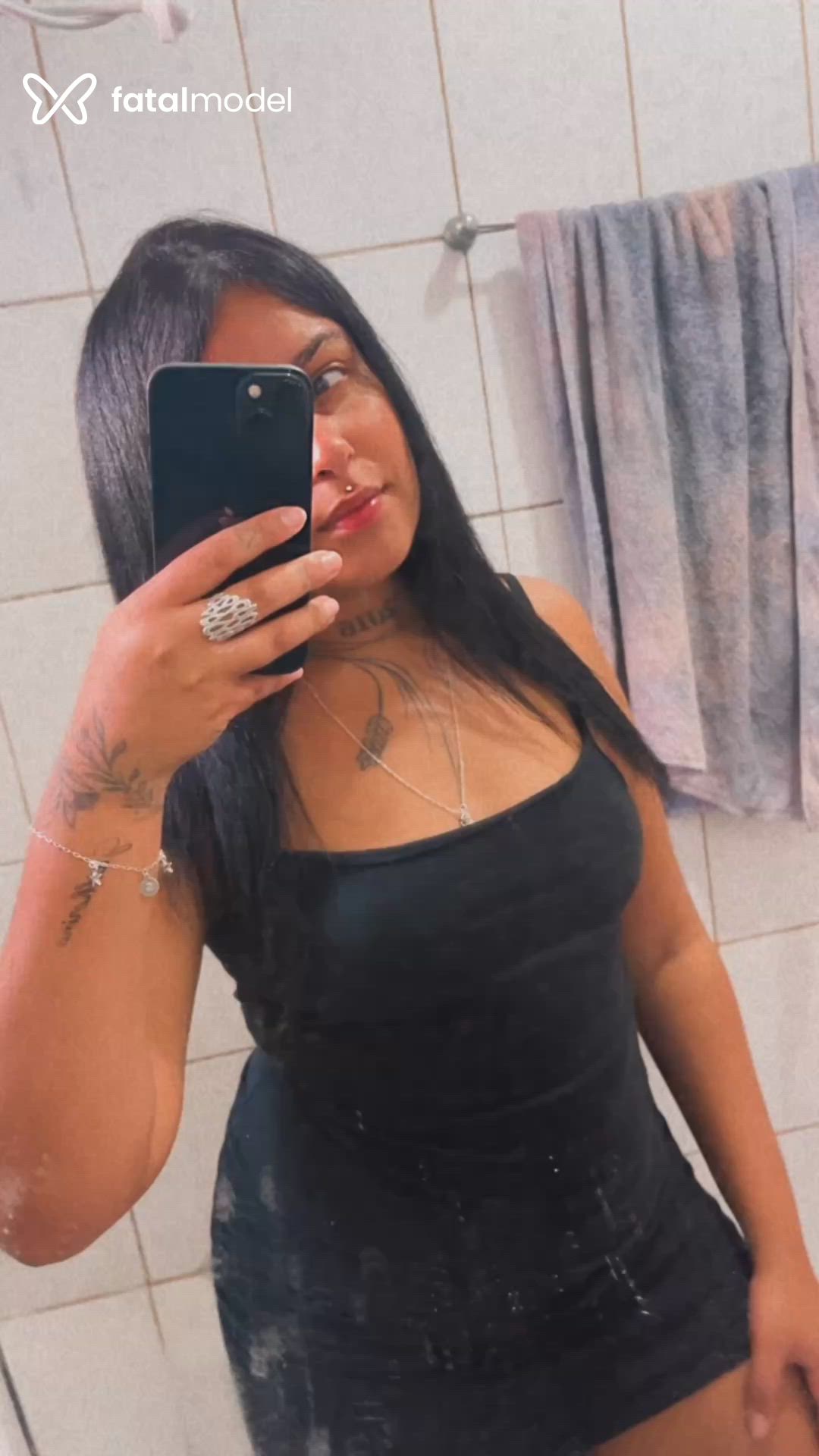 Acompanhante mulher morena (o) de olhos castanhos em Mogi das Cruzes - Indiah Khalifa