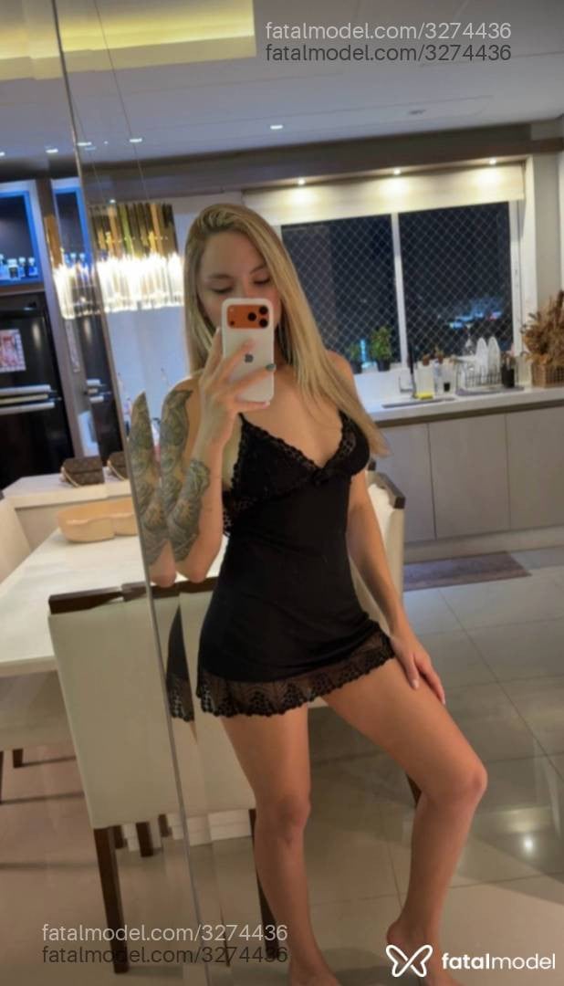 Acompanhante mulher loira (o) de olhos cinza - Livia