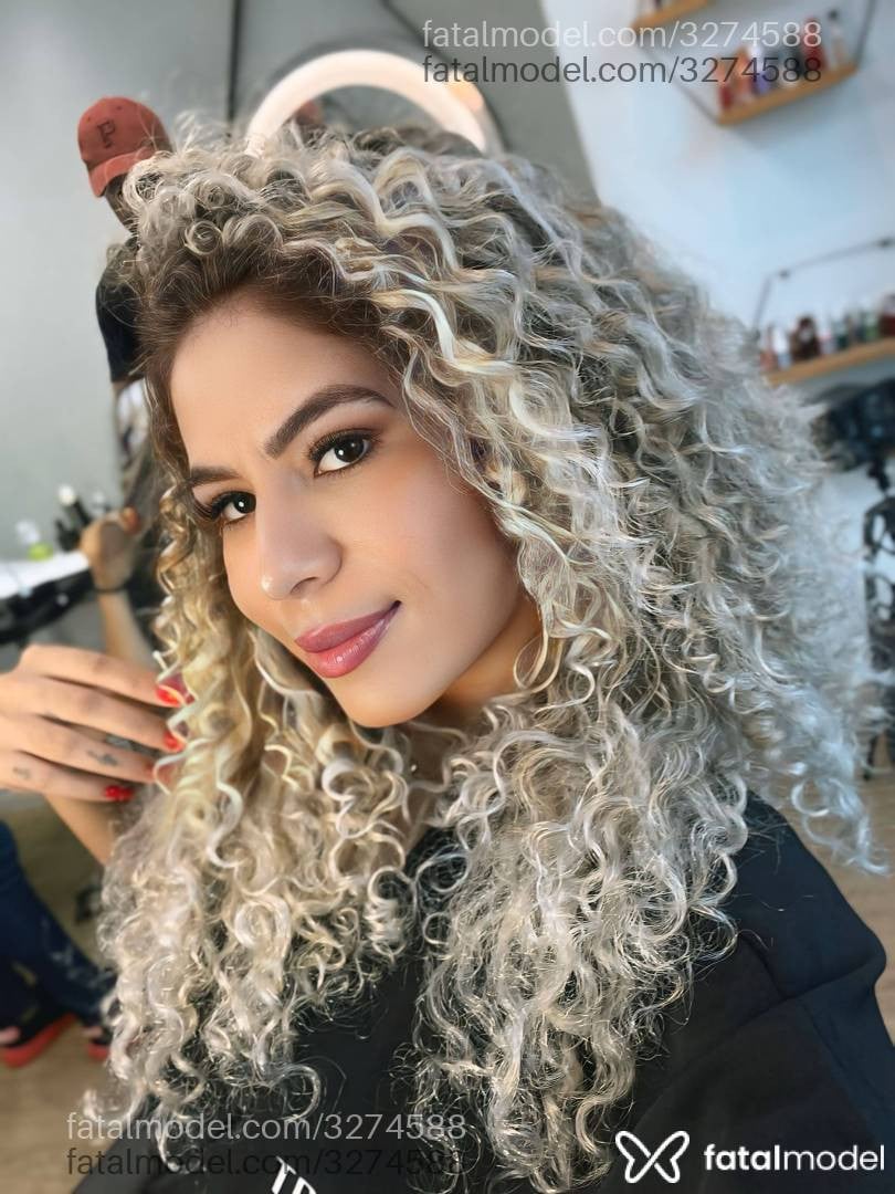 Acompanhante mulher loira (o) de olhos castanhos em Salvador - Jenifer Costa