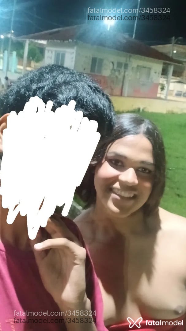 Acompanhante mulher trans com cabelo castanho de olhos pretos - Nuelly