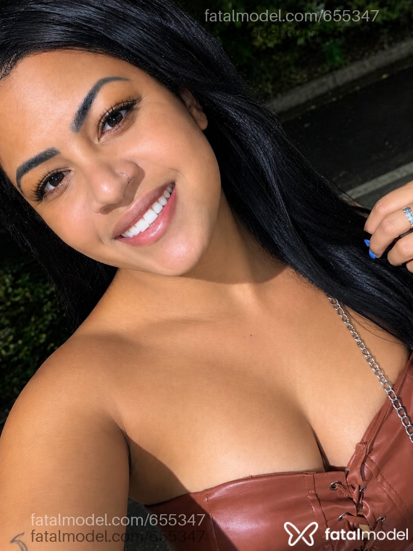 Acompanhante travesti morena (o) de olhos castanhos - Ágatha Arrais