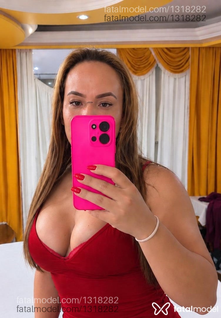 Acompanhante mulher trans morena (o) de olhos castanhos - Angel