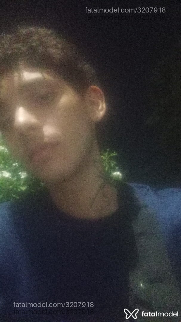 Acompanhante homem com cabelo castanho de olhos castanhos - Annys