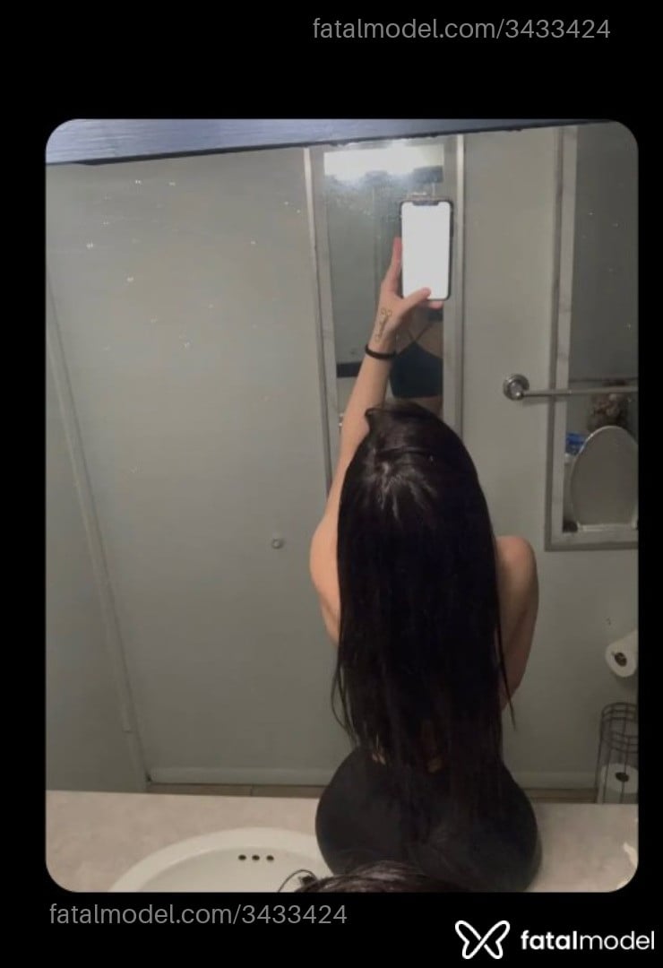 Acompanhante mulher morena (o) de olhos pretos - Aninhasantossilva
