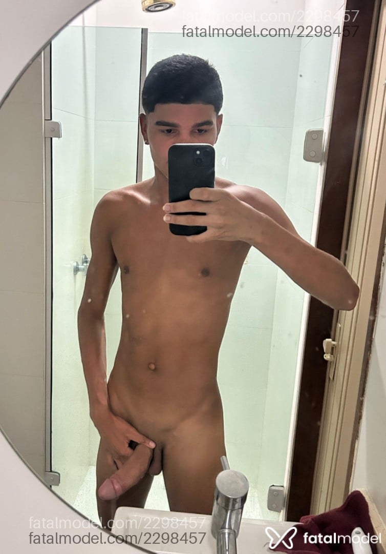 Acompanhante homem morena (o) de olhos pretos - Guilherme